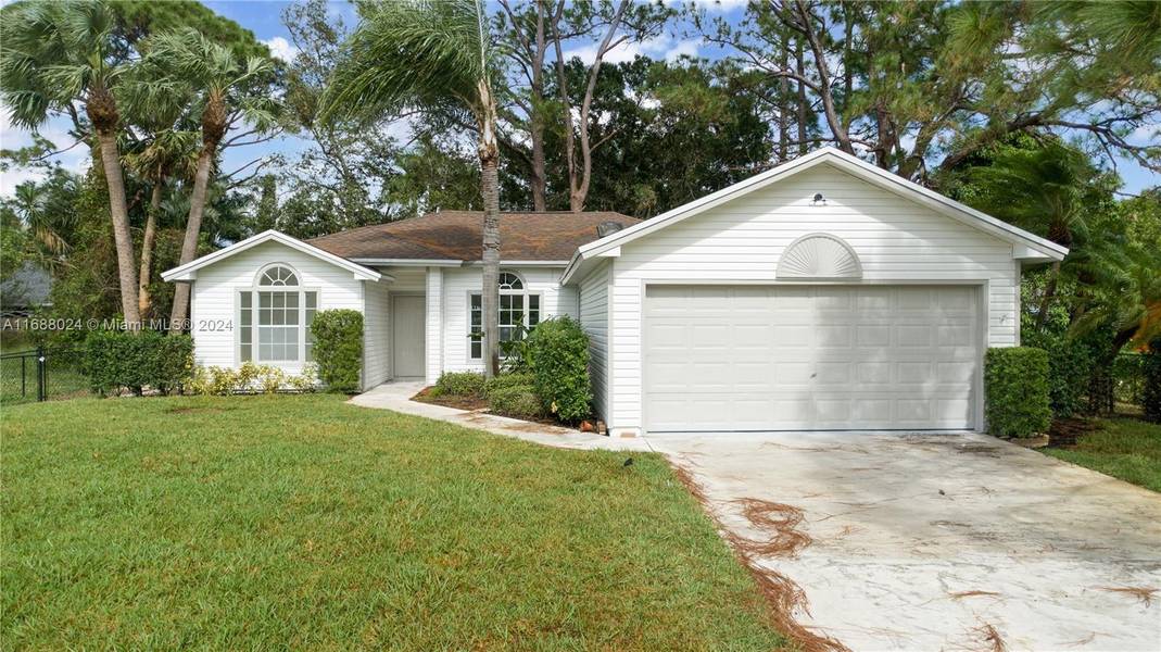 941 SW Cairo Ave, Port St. Lucie, FL 34953