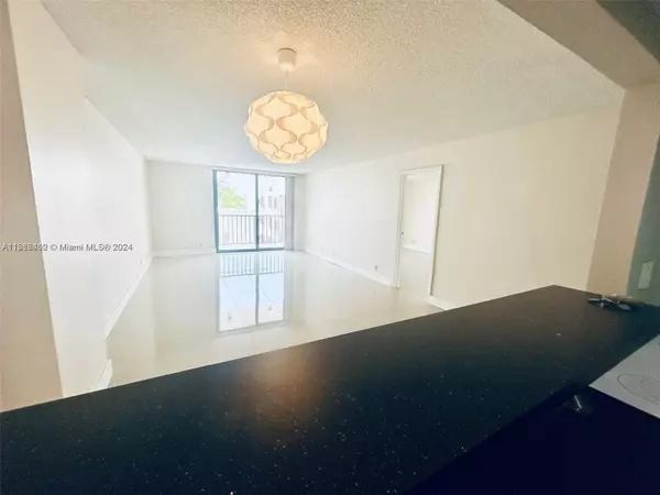 Miami Beach, FL 33140,Address not disclosed