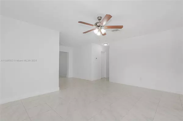 Deerfield Beach, FL 33064,421 NE 44th St