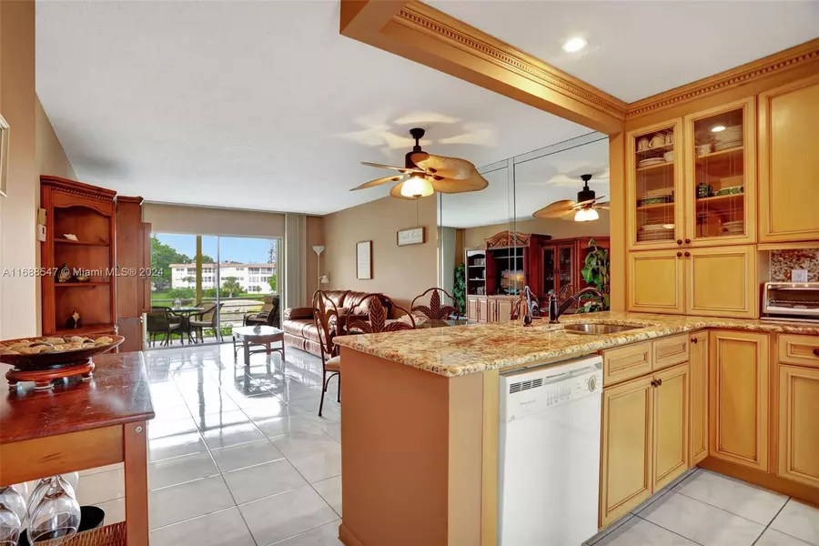 3501 NW 47th Ave #503, Lauderdale Lakes, FL 33319