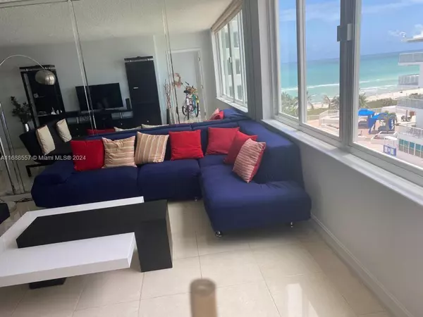Miami Beach, FL 33140,5401 Collins Ave #412