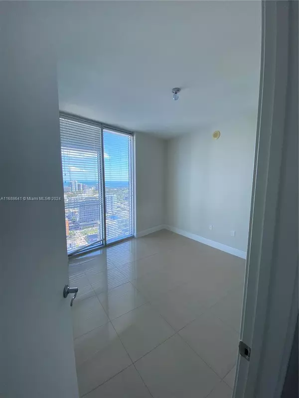 Miami, FL 33130,185 SW 7 ST #4212