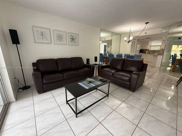 Sunny Isles Beach, FL 33160,17801 N Bay Rd #302