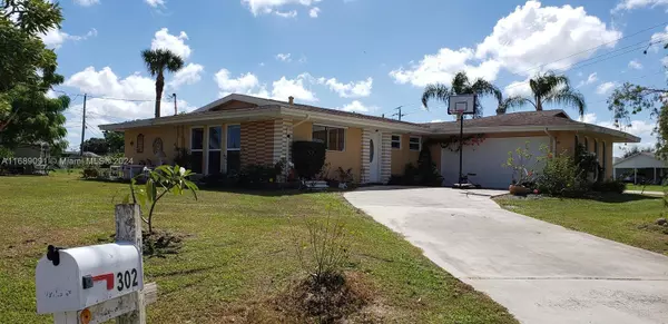 302 SE Verada Ave, Port St. Lucie, FL 34983