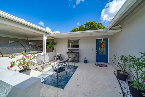 Plantation, FL 33317,1380 SW 57th Ave