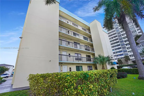 Hollywood, FL 33019,3215 N Ocean Dr #301