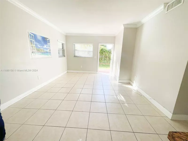 15689 SW 73rd Cir Ter #2-3, Miami, FL 33193