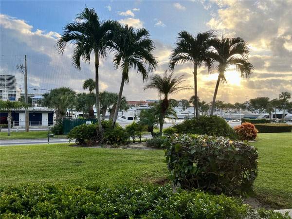 907 Marina Dr #106, North Palm Beach, FL 33408