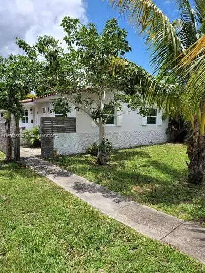 8960 NE 2 AV, El Portal, FL 33138