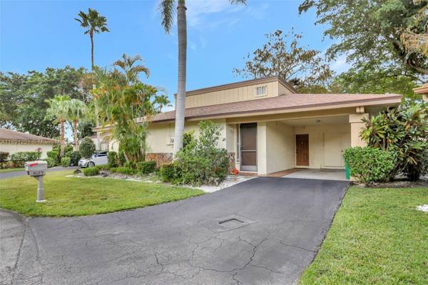 8129 Princess Palm Cir #24, Tamarac, FL 33321