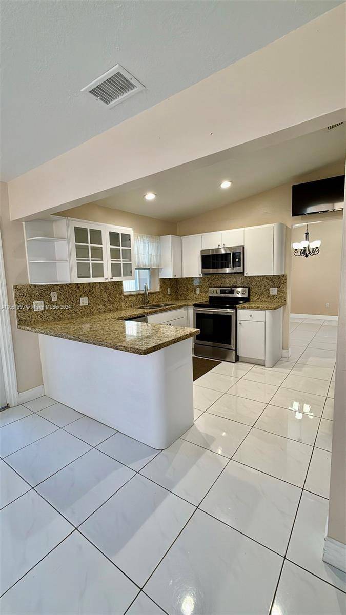 Miami, FL 33175,3262 SW 141st Ave