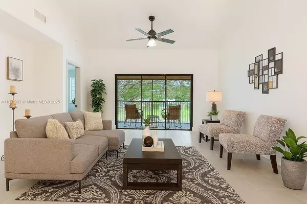 Deerfield Beach, FL 33442,406 Republic Ct #406