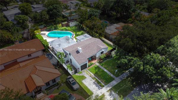 365 De Leon Dr, Miami Springs, FL 33166