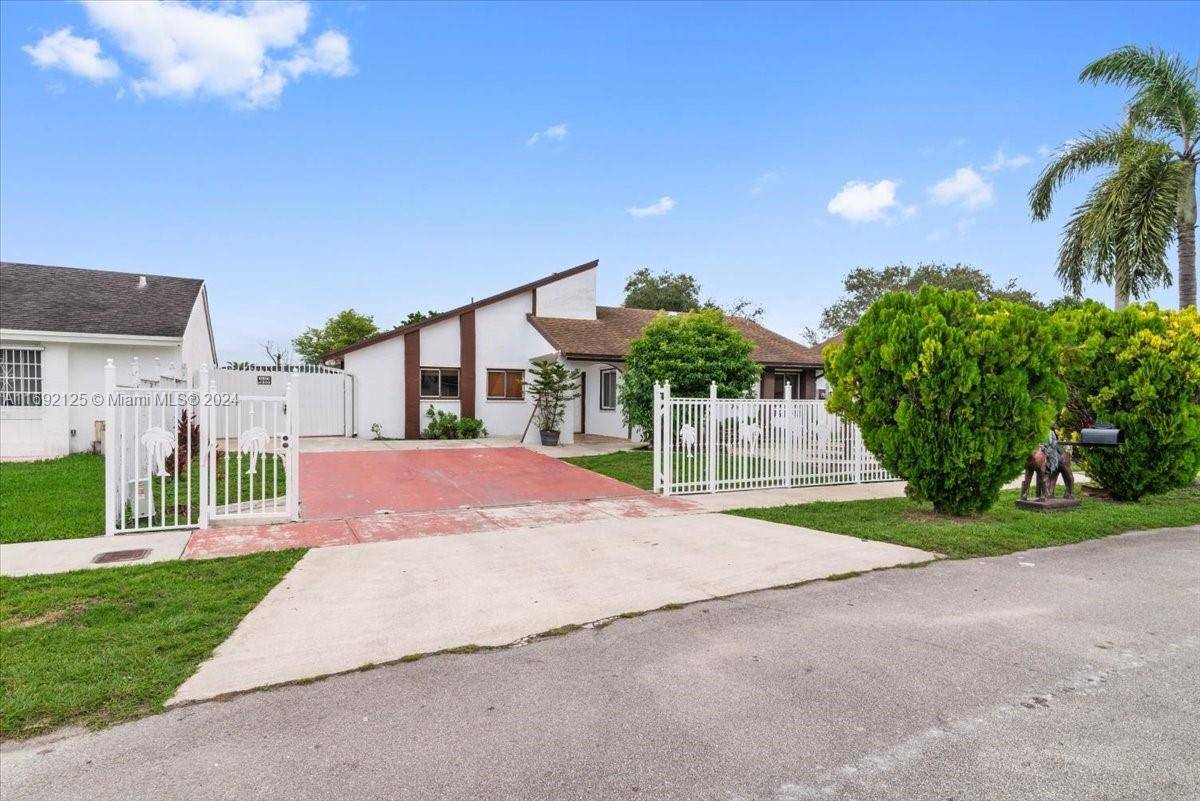 21020 SW 124th Ave Rd,  Miami,  FL 33177