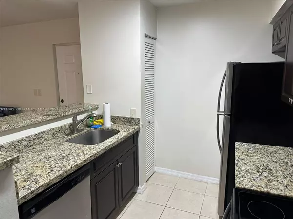 4241 San Marino Blvd #204, West Palm Beach, FL 33409