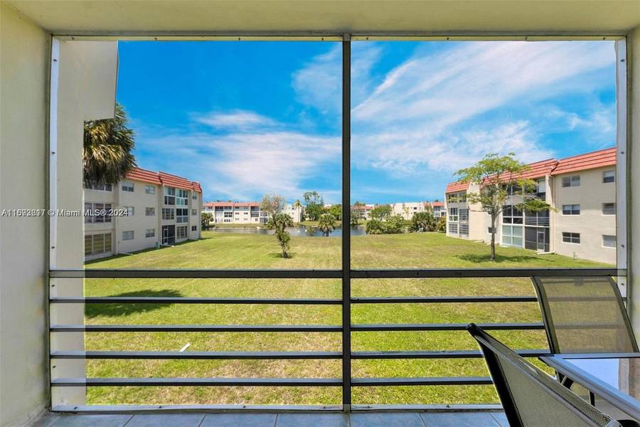 2951 E Sunrise Lakes Dr #209, Sunrise, FL 33322