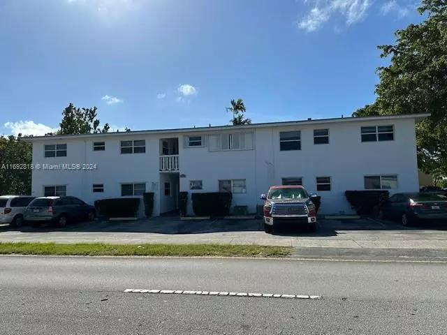 2458 Polk St #206, Hollywood, FL 33020