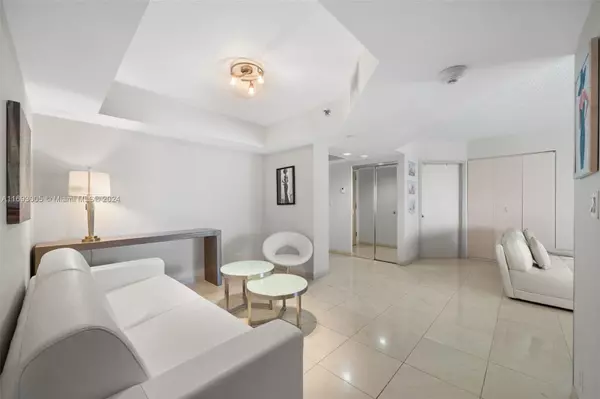 Sunny Isles Beach, FL 33160,16485 Collins Ave #1632