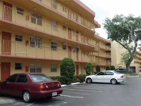 447 NE 195th St #117, Miami, FL 33179