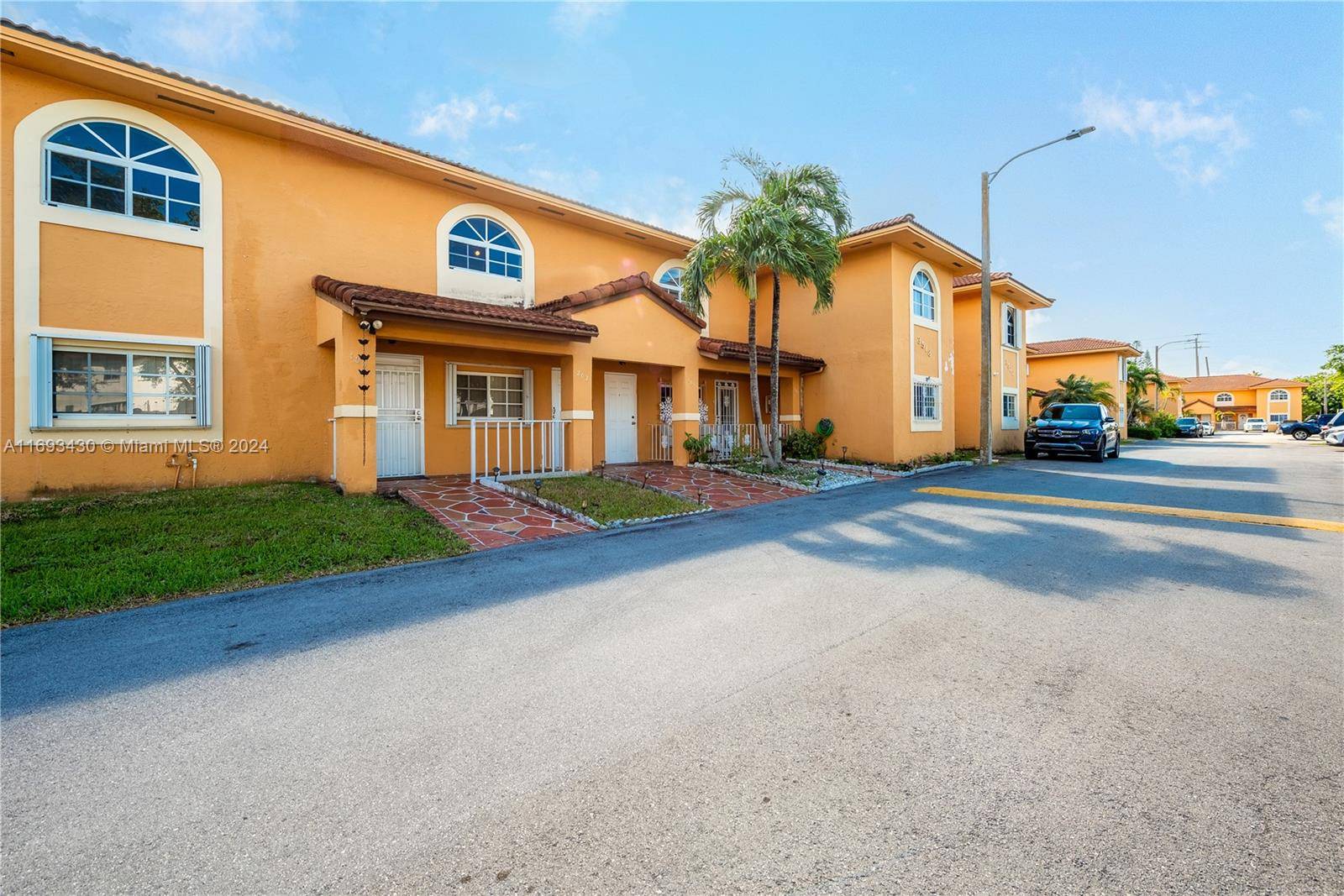 3518 W 80th St #202-49, Hialeah, FL 33018