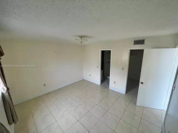 Hialeah Gardens, FL 33016,10090 NW 80th Ct #1542