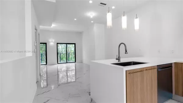 Pompano Beach, FL 33060,540 SE 1st Cir