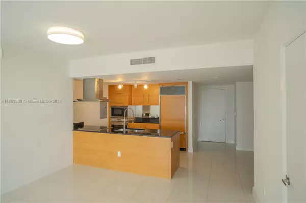 Miami, FL 33131,495 Brickell Ave #2703