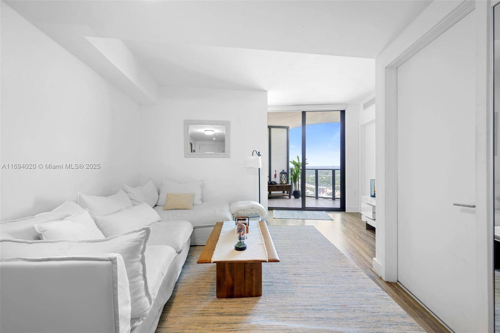 121 NE 34th St #3014, Miami, FL 33137