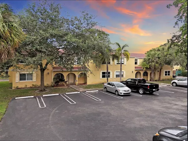 10710 La Placida Dr #6-6, Coral Springs, FL 33065