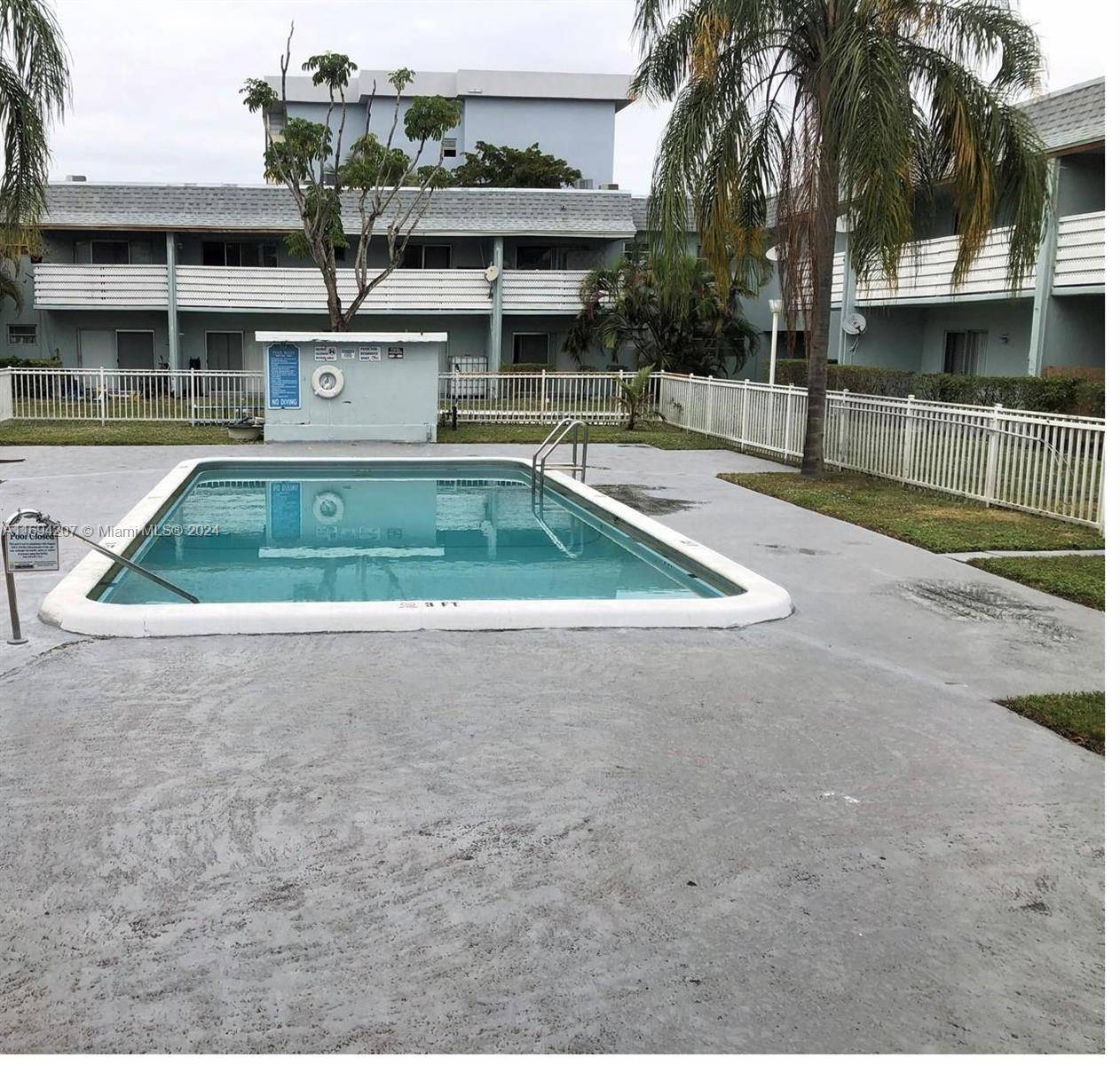 Plantation, FL 33317,4271 NW 5th St #108