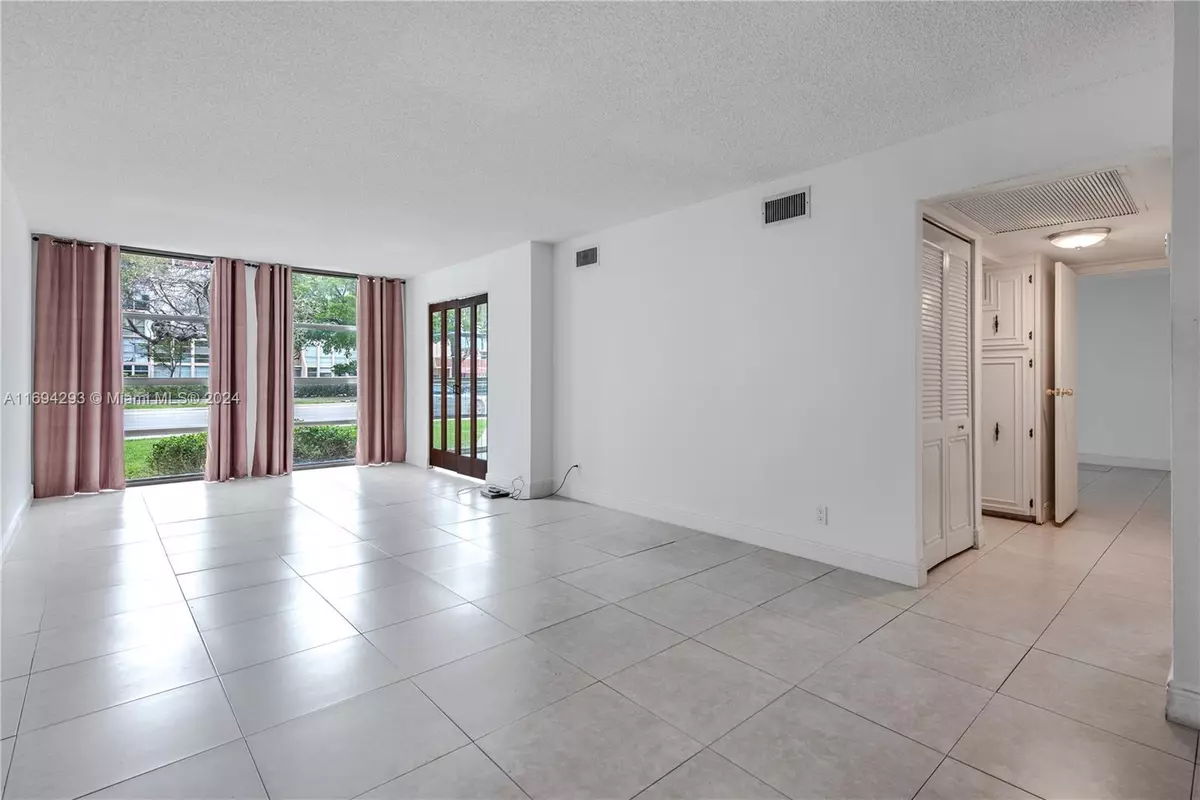 Hallandale Beach, FL 33009,2000 Atlantic Shores Blvd #107