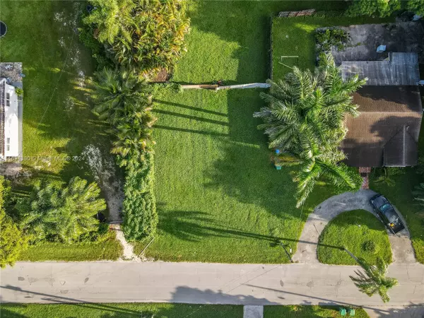 Miami, FL 33162,355 NE 156th St