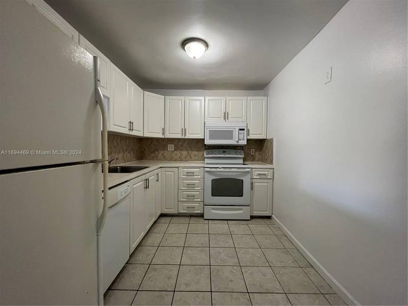 4334 NW 9th Ave #9-2H, Deerfield Beach, FL 33064