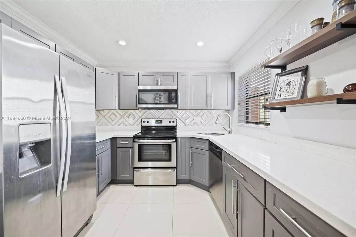 Coconut Creek, FL 33066,2731 S Carambola Cir S #1906
