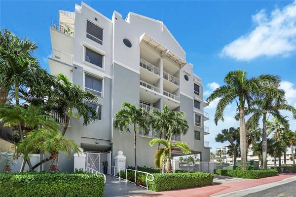 2642 Collins Ave #411, Miami Beach, FL 33140