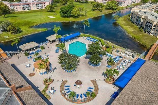 8435 Sunrise Lakes Blvd #104, Sunrise, FL 33322