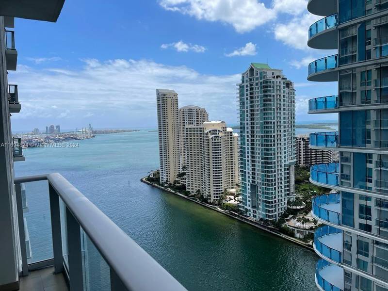 300 S Biscayne Blvd #T-2804, Miami, FL 33131