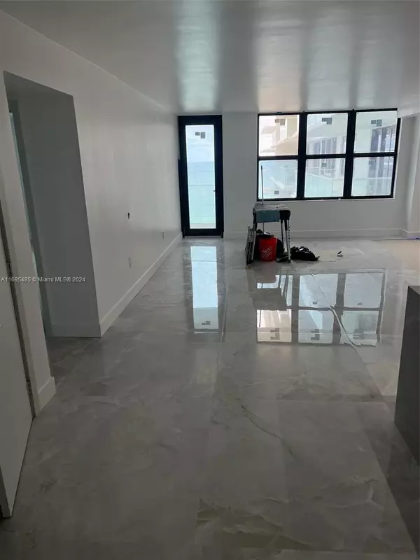 Bal Harbour, FL 33154,9801 Collins Ave #15P- Newly Renovated