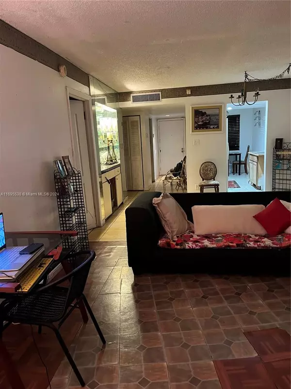 Lauderdale Lakes, FL 33319,3301 NW 47th Ter #113