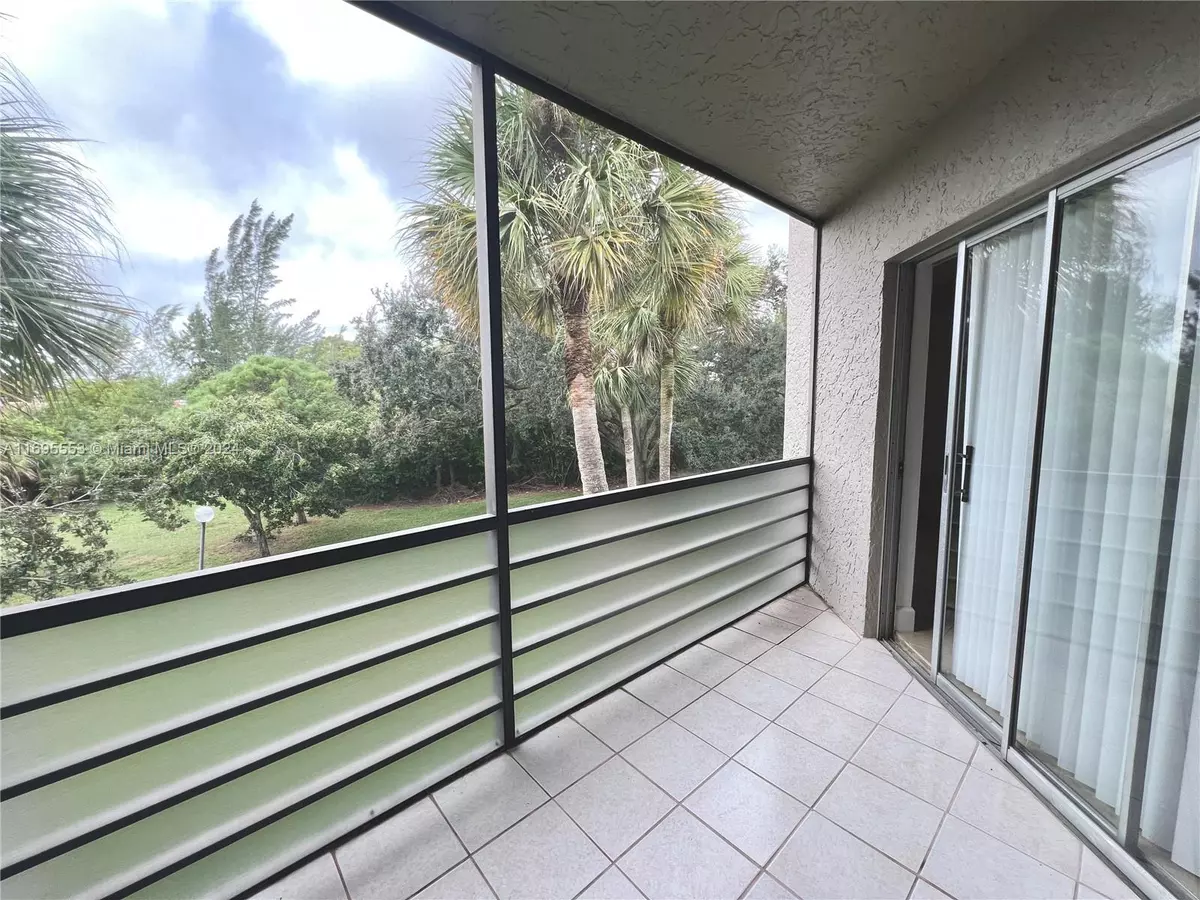 Coral Springs, FL 33065,3100 Riverside Dr #310