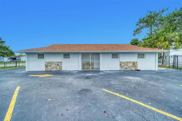 North Miami Beach, FL 33162,1225 NE 162nd ST