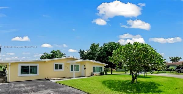 1401 NW 79th Ter, Pembroke Pines, FL 33024