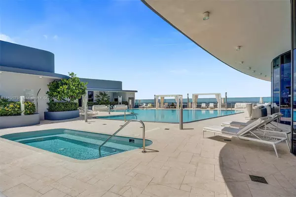 1000 Brickell Plz #3905, Miami, FL 33131