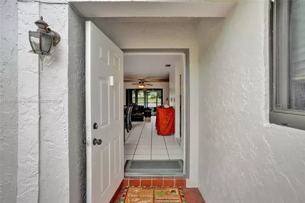 Pembroke Pines, FL 33026,10537 NW 3rd St #5
