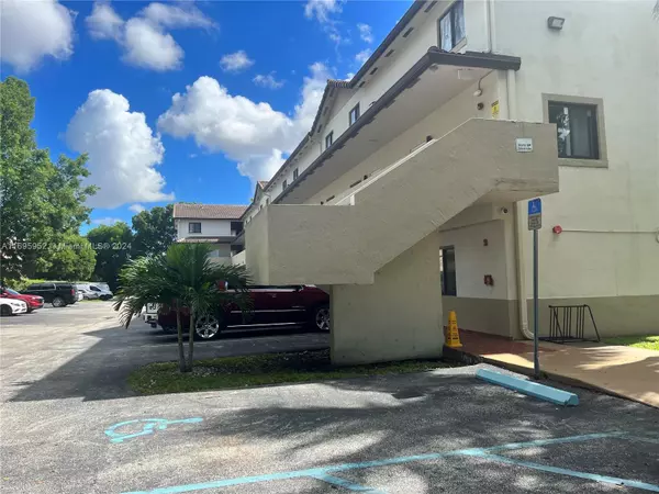 Hialeah Gardens, FL 33018,8849 NW 119th St