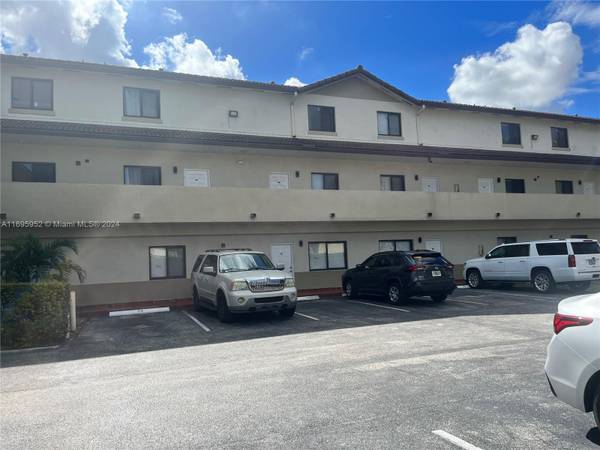 Hialeah Gardens, FL 33018,8849 NW 119th St