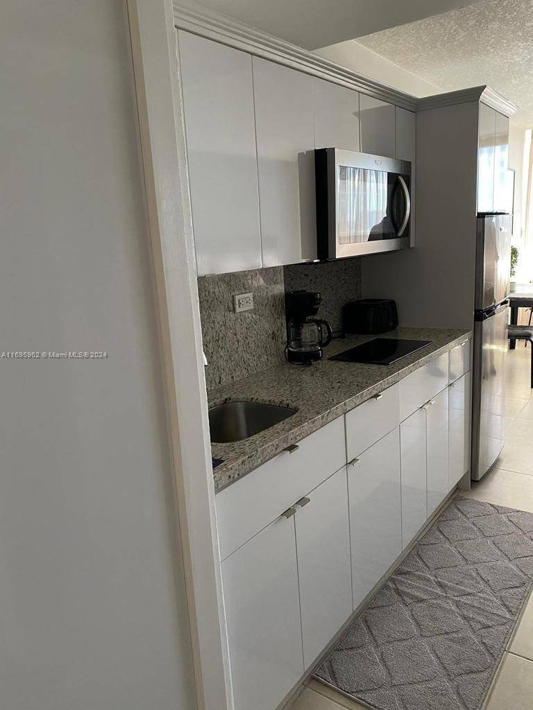 Sunny Isles Beach, FL 33160,19201 Collins Ave #841
