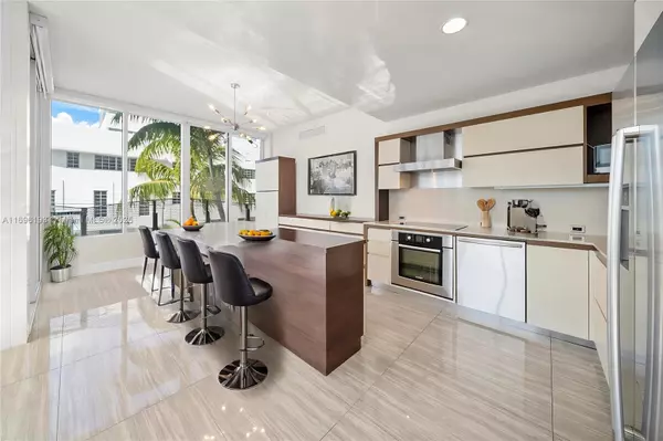 Miami Beach, FL 33139,2100 Park Ave #207