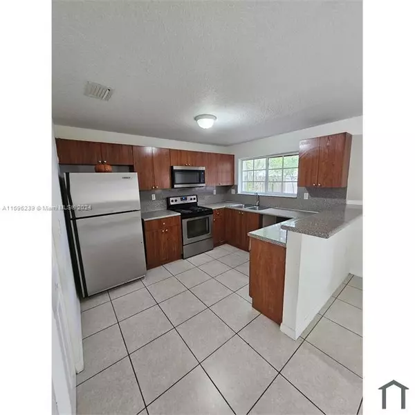 Homestead, FL 33032,14142 SW 260th St #101