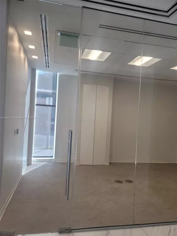 Doral, FL 33172,1950 NW 87 ave